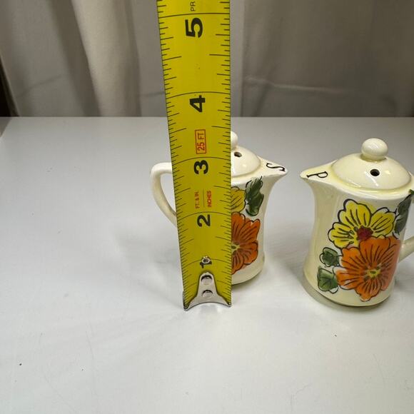 Vintage Hand-Painted Floral Salt & Pepper Shakers 1940s Ceramic Japan Style - Picture 7 of 8